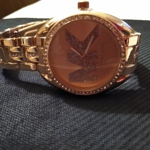 Woman's rose gold casual watch